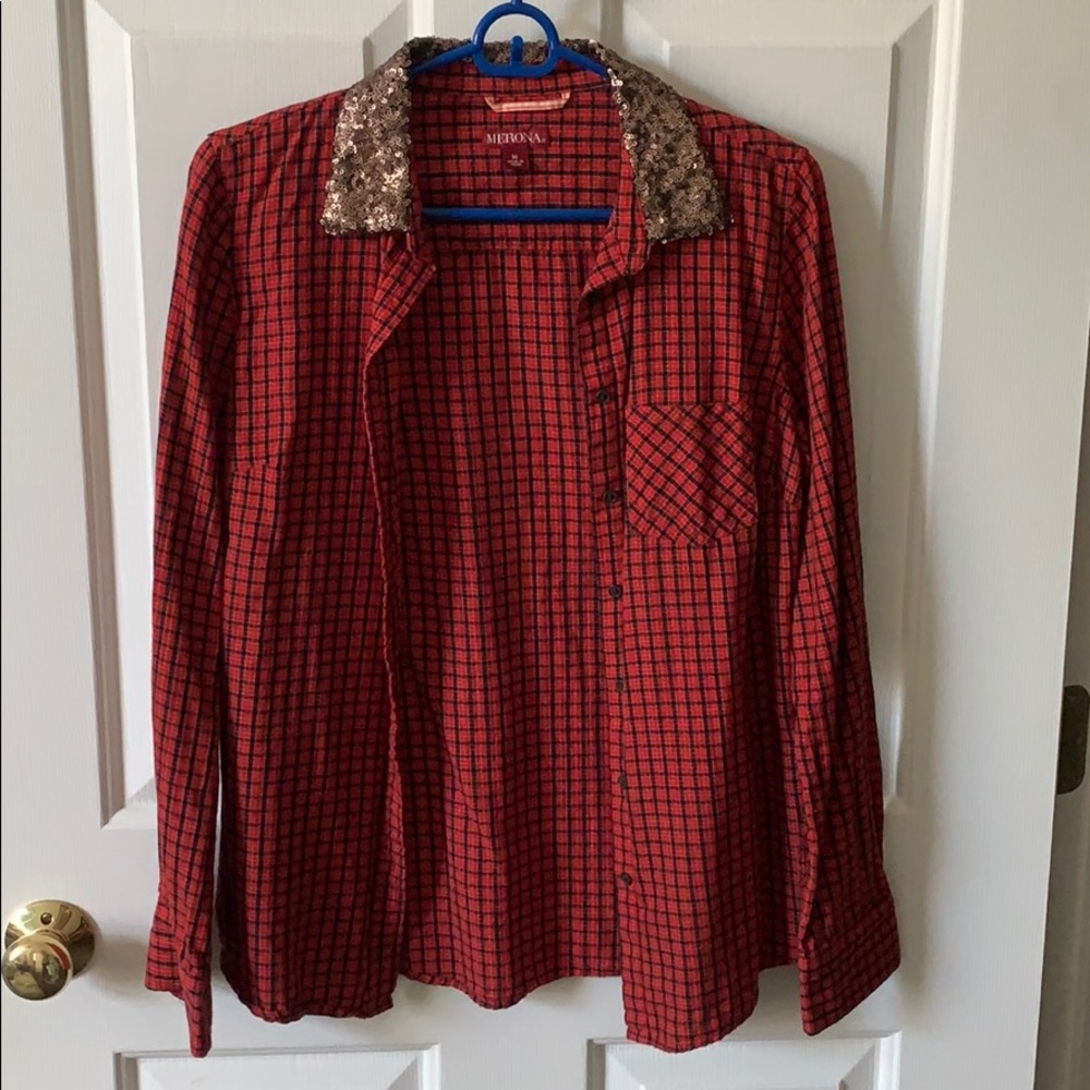 Detailed plaid top with sequins